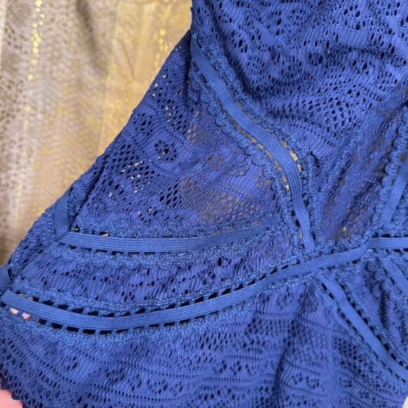 Becca Navy Blue Prairie Rose One Piece Crochet Halter Neck Swimsuit XL - Picture 4 of 7